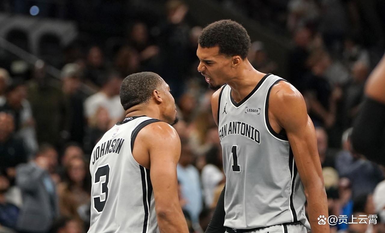 掘金横扫马刺，周琦统治全场