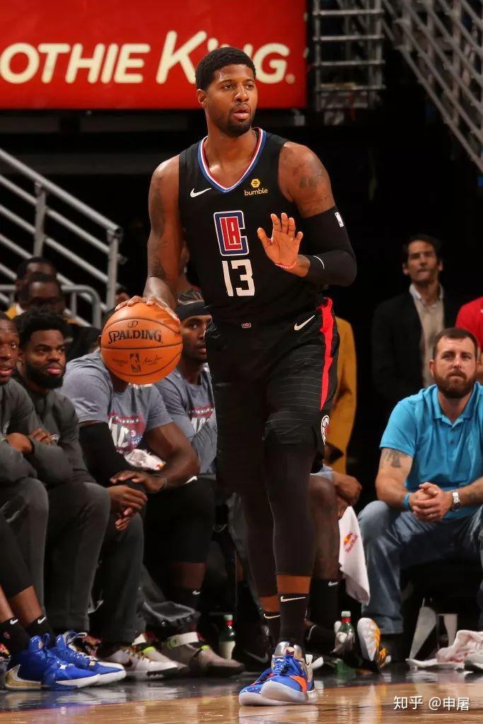 福建队鏖战快船，霍勒迪点燃赛场