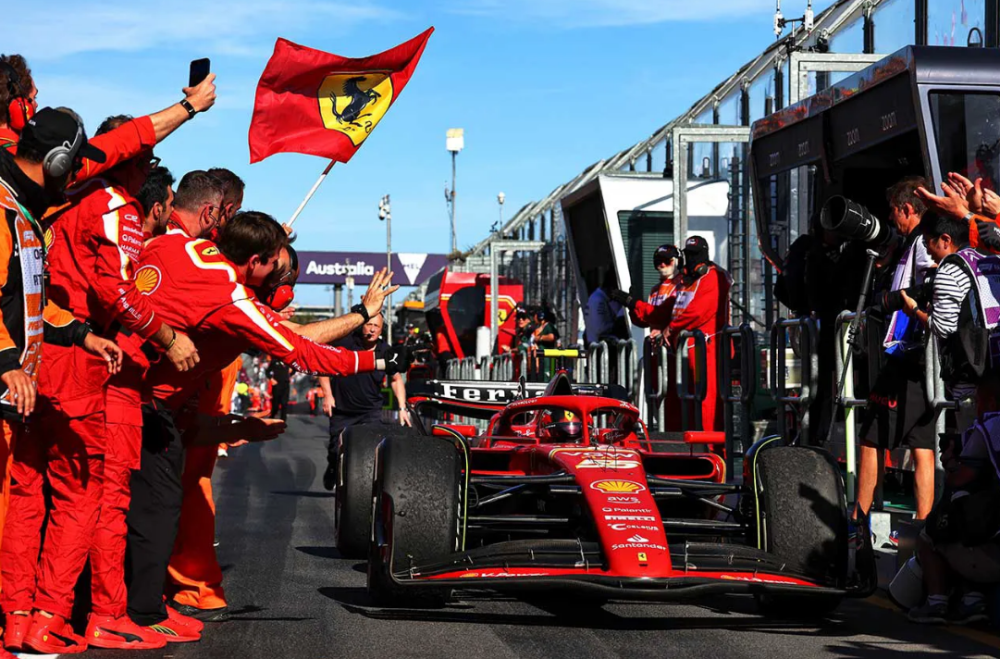 红牛车队险胜法拉利,塞恩斯状态火热 红牛车队险胜法拉利,塞恩斯状态火热