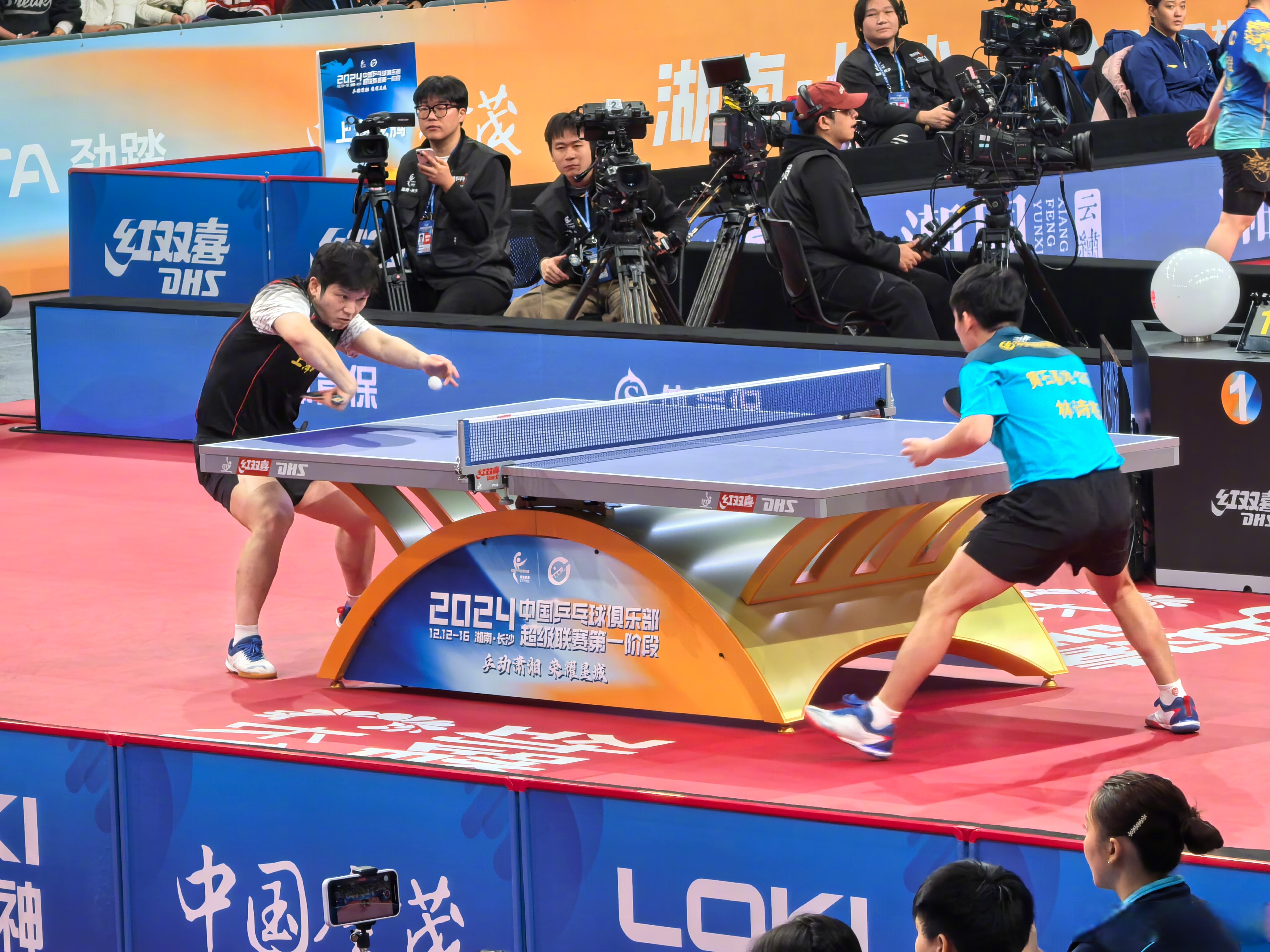 英格兰队碾压葡萄牙队,樊振东带队取胜 英格兰队碾压葡萄牙队,樊振东带队取胜