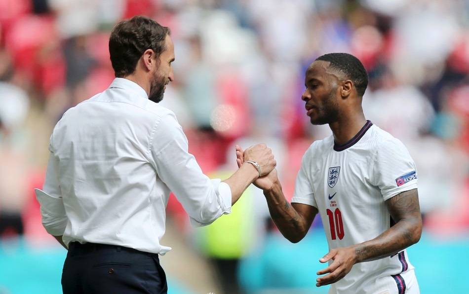 丹麦羽毛球队横扫英格兰羽毛球队,谌龙制霸全场 丹麦羽毛球队横扫英格兰羽毛球队,谌龙制霸全场