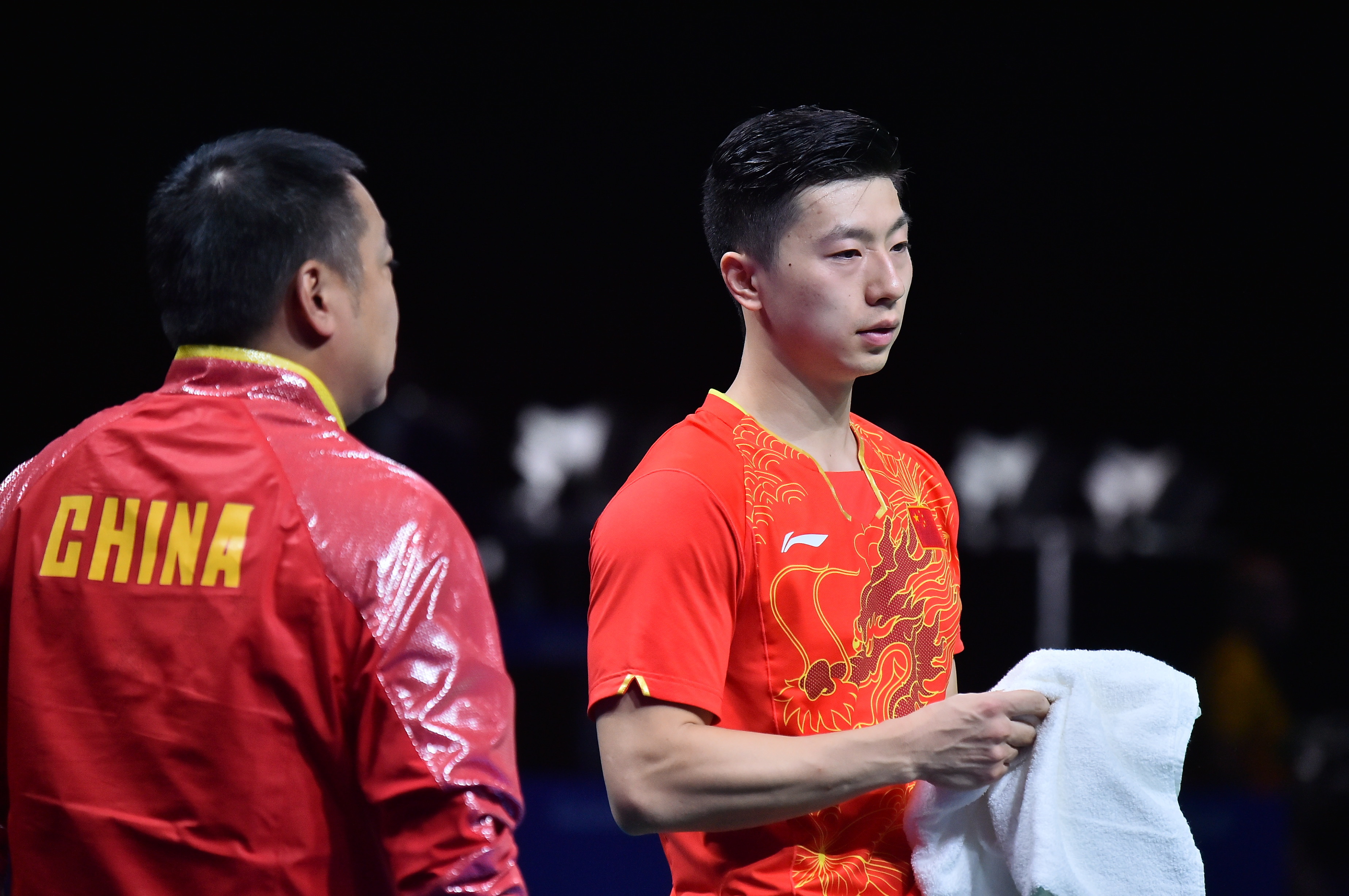 波兰队横扫法国队，马龙关键制胜