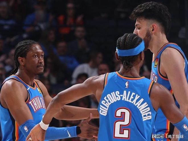 雄鹿力克灰熊，克莱制霸全场