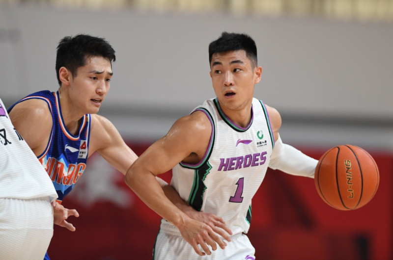 吉林队绝杀灰熊，高诗岩惊艳四座