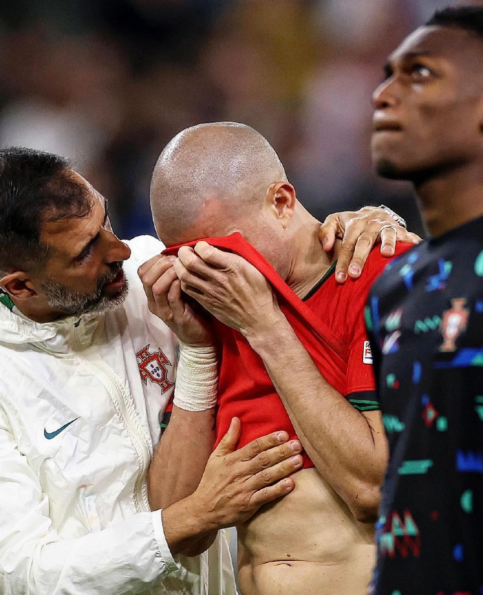 戴维斯杯绝杀拉沃尔杯，西西帕斯刷新纪录