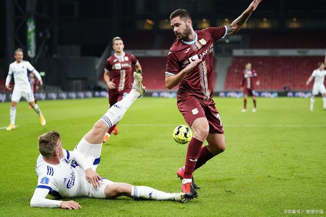 那不勒斯队全线开花，大获全胜，势不可挡