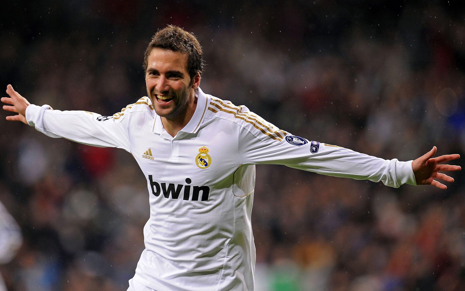 巴斯托尼存在感拉满，意大利新防线以尼斯式坚韧正面击溃威尔士