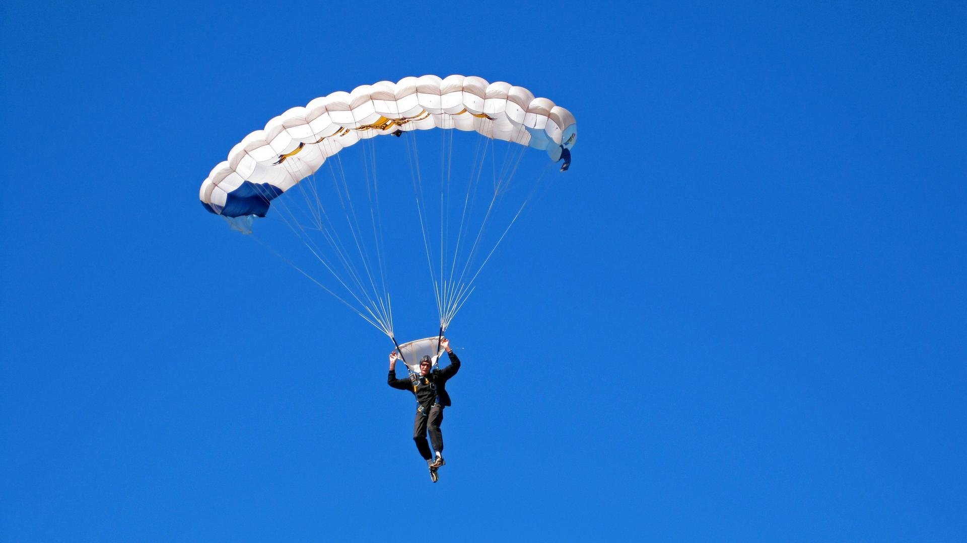 太阳对阵火箭，克莱关键战不手软，诠释何为大场面先生